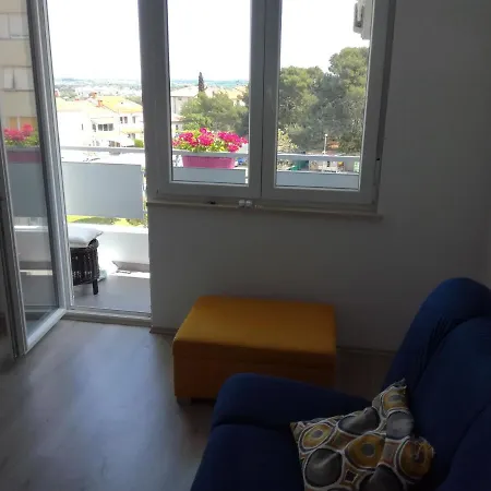 Apartment Niki Pula
